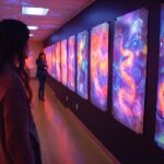 svietiace obrázky na stenu